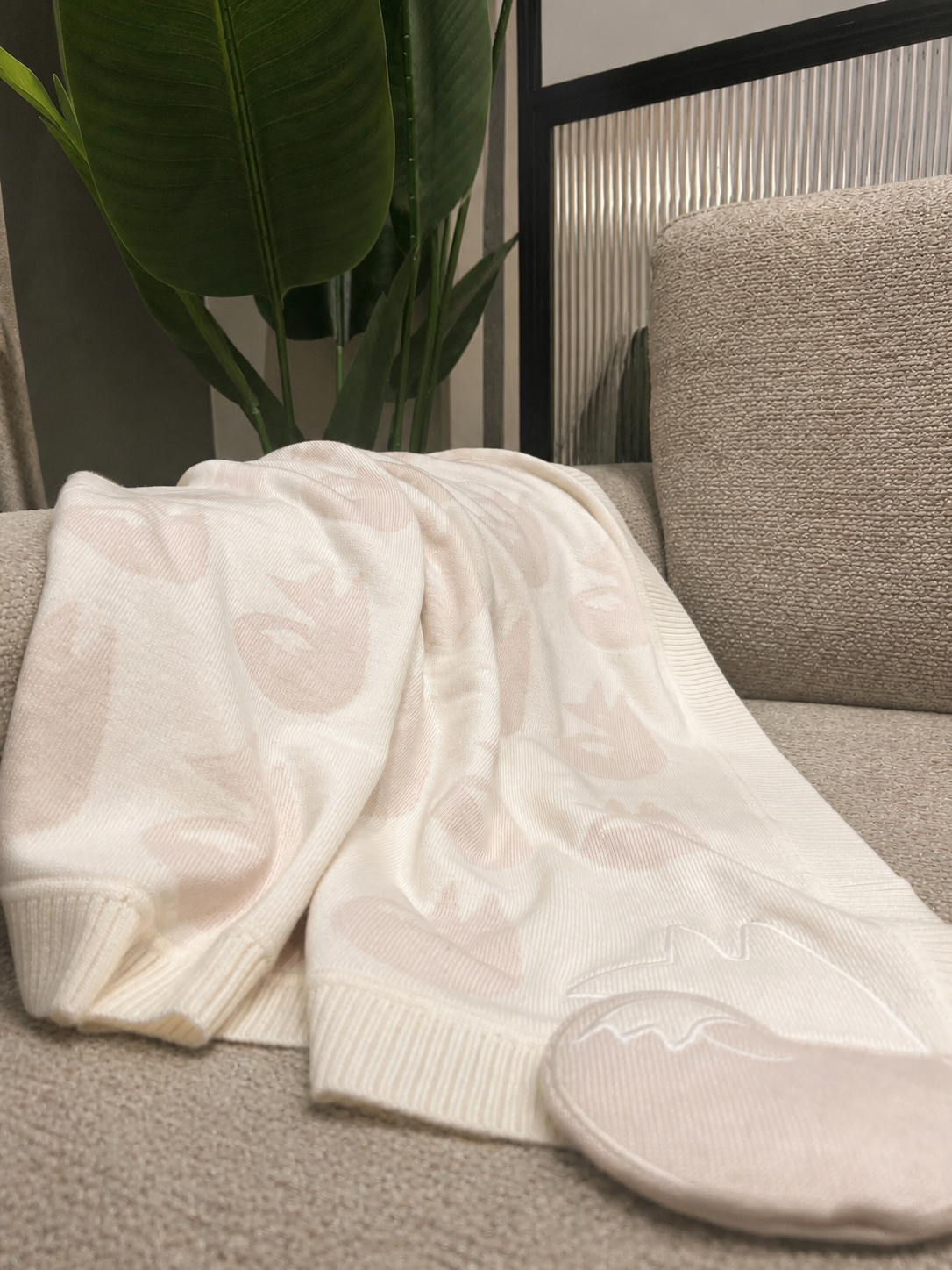 Signature Jacquard Merino Wool Blanket – Cream