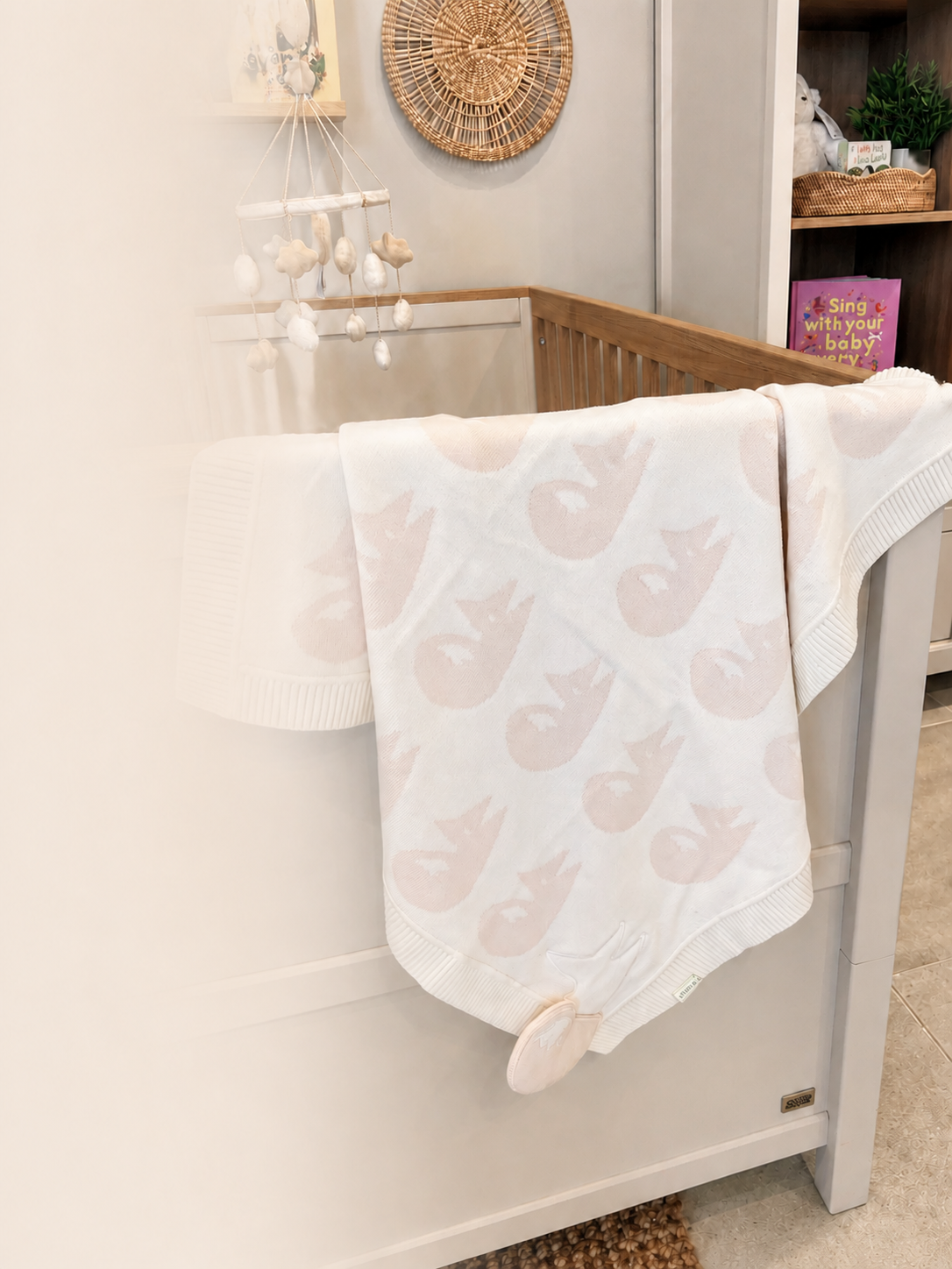 Signature Jacquard Merino Wool Blanket – Cream